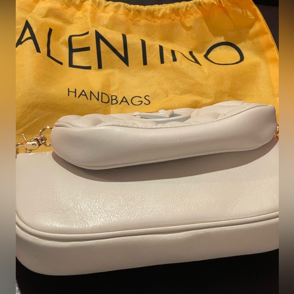 VALENTINO BY MARIO VALENTINO
Demi 3-In-1 Quilted Leather Crossbody Bag - Picture 3 of 11